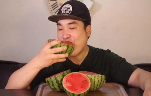 山东两位网红吃瓜,山东网红挑战“极限吃瓜”大比拼 第2张 山东两位网红吃瓜,山东网红挑战“极限吃瓜”大比拼 第2张